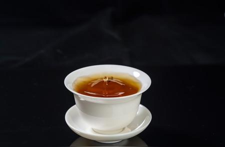 茶叶的保质期是多久？红茶存放多年还能喝吗？专家为你解答！